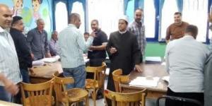 رئيس منطقة الإسماعيلية الأزهرية يتابع أعمال كنترول الشهادة الابتدائية.
