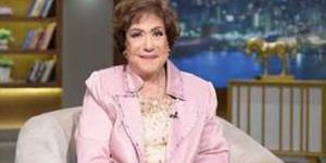 حسين
فهمي:رحلت
الفنانة
العظيمة
سميحة
أيوب..وستبقى
بيننا
بفنها - تكنو بلس