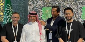 عمرو
      سعد
      وحمادة
      هلال
      وأحمد
      السقا..
      نجوم
      الفن
      بصحبة
      وزير
      الإعلام
      السعودي - تكنو بلس