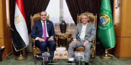 محافظ
      الإسماعيلية
      يستقبل
      رئيس
      الهيئة
      العامة
      للرعاية
      الصحية
      خلال
      زيارته
      لمنشآت
      هيئة
      الرعاية
      الصحية - تكنو بلس