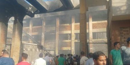الحماية
      المدنية
      تدفع
      بـ
      3
      خزانات
      مياه
      للسيطرة
      على
      حريق
      مصنع
      أكتوبر - تكنو بلس