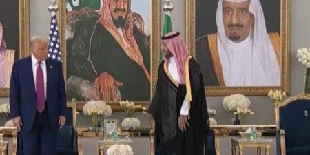 بعد
      قليل..
      الأمير
      محمد
      بن
      سلمان
      والرئيس
      ترمب
      يعقدان
      مباحثات
      ثنائية - تكنو بلس