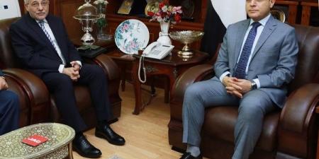محافظ
كفرالشيخ
يستقبل
رئيس
هيئة
الأوقاف
المصرية - تكنو بلس