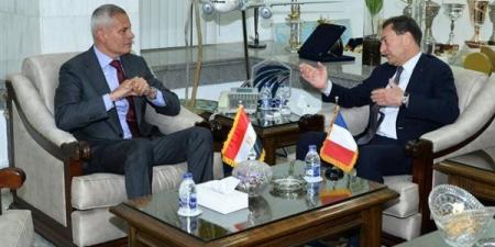رئيس
      "مصر
      للطيران"
      يبحث
      تعزيز
      التعاون
      في
      مجال
      الطيران
      المدني
      مع
      فرنسا - تكنو بلس