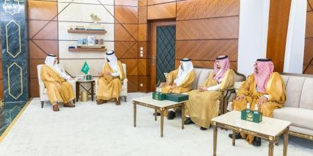 أمير الشرقية يطّلع على التقرير السنوي لفرع "الموارد البشرية" لعام 2024 - تكنو بلس