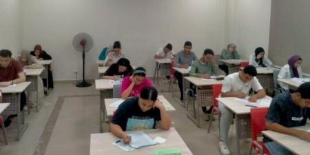 رئيس
      جامعة
      أسيوط
      الأهلية
      يطمئن
      على
      سير
      امتحانات
      الطلاب - تكنو بلس
