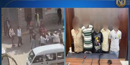 مقطع فيديو يكشف تعدى بعض الأشخاص على بعضهم بإستخدام أسلحة بيضاء وضبط طرفى المشاجرة - تكنو بلس