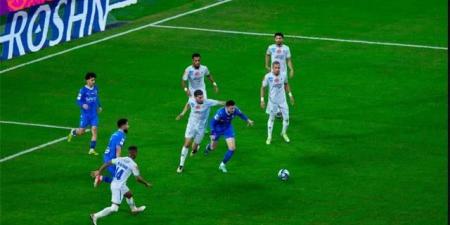 الهلال
ينتزع
فوزا
مثيرا
من
الفتح
برباعية
مقابل
ثلاثة
في
الدوري
السعودي - تكنو بلس