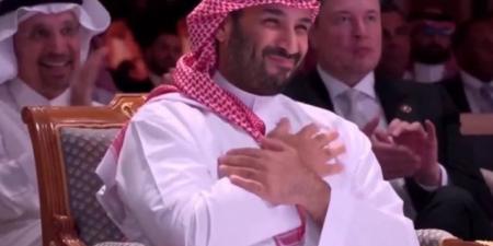 إشارة ولي العهد تتحول إلى "أيقونة" في سوريا بعد رفع العقوبات - تكنو بلس