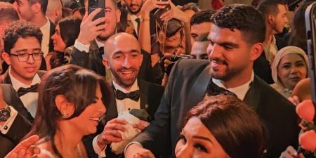 فيفى
عبده
تشعل
حفل
زفاف
ابنة
أمل
رزق
بالرقص
على
الأغانى
الأجنبية
(صور) - تكنو بلس
