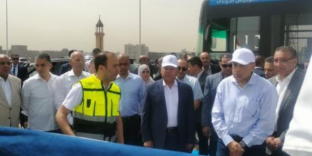 رئيس
      الوزراء
      ووزير
      النقل
      والصناعة
      يتفقدان
      التشغيل
      التجريبي
      للأتوبيس
      الترددي - تكنو بلس