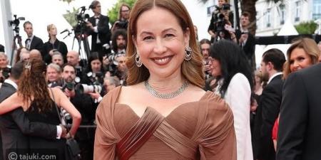 ريا أبي راشد تلهمنا بأسلوبها الجمالي بلون الموكا موس في كان - تكنو بلس