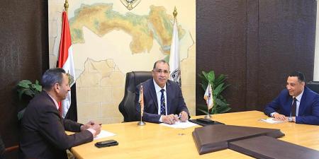 نقيب
      المحامين
      يتابع
      سير
      عملية
      الإضراب
      عن
      حضور
      الجلسات
      أمام
      كافة
      محاكم
      الجنايات
      على
      مستوى
      الجمهورية - تكنو بلس