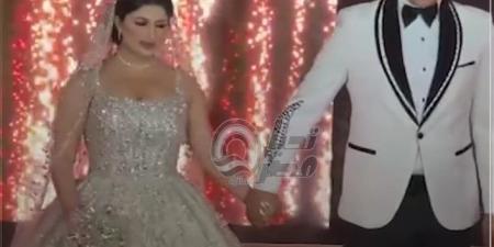 عصام
      صاصا
      وأحمد
      شيبة
      وحمو
      بيكا..
      كل
      نجوم
      الغناء
      الشعبي
      في
      زفاف
      المطرب
      نور
      التوت - تكنو بلس