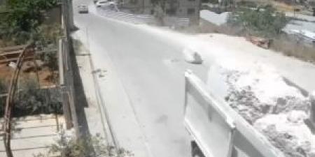 بالفيديو
      ..
      من
      قلاب
      إلى
      كارثة:
      صخرة
      تسقط
      فجأة
      وسط
      الطريق - تكنو بلس