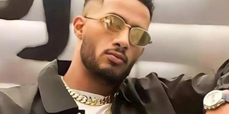 محمد
رمضان
يبعث
برسالة
غامضة
من
الطائرة:
المتغطي
بيهم
عريان - تكنو بلس