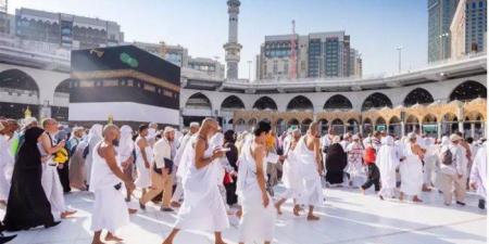 توافد
      الحجاج
      على
      المسجد
      الحرام
      لأداء
      طواف
      القدوم - تكنو بلس