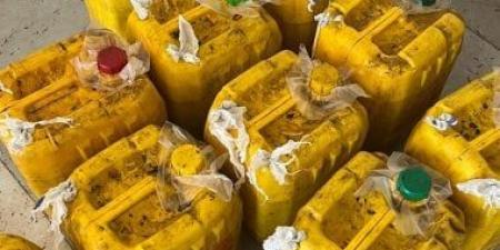 ضبط 1500 لتر زيت داخل مخزن لتصنيع زيوت الطعام مجهولة المصدر بدمياط