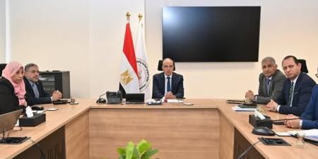 وزير
الري
يتابع
حالة
مجرى
النيل
وإزالة
التعديات
وإنتاج
خرائط
جديدة - تكنو بلس