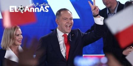 بولندا..
      كارول
      ناوروكي
      يفوز
      بانتخابات
      الرئاسة
      بجولتها
      الثانية-القناص
      الاخباري - تكنو بلس