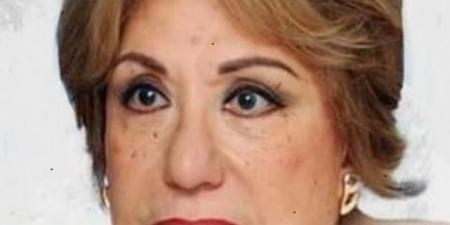 مديحة
حمدى
أول
الحاضرين
بمنزل
الراحلة
سمية
أيوب
لتجهيزها - تكنو بلس