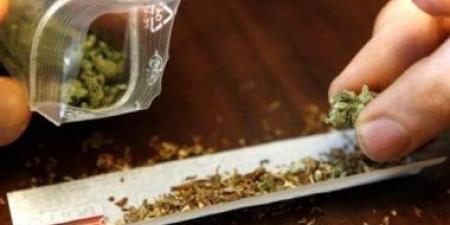 التحريات تكشف إتجار عاطلين بالمواد المخدرة والنيابة تحيلهما للمحاكمة