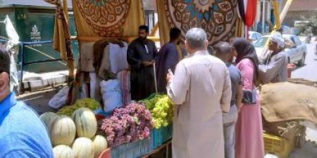 محافظ سوهاج يوجه باستمرار سوق اليوم الواحد بمدينة أخميم حتى الجمعة