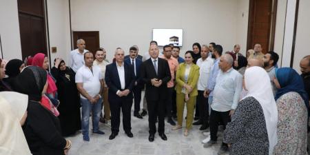 محافظ
القاهرة
يتفقد
الديوان
العام
لتهنئة
العاملين
بعيد
الاضحى - تكنو بلس