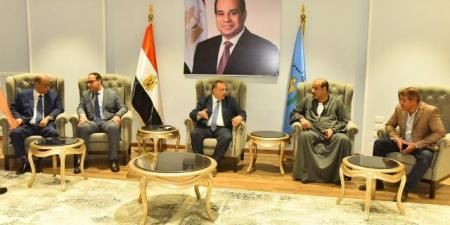 محافظ
أسيوط
يفتتح
قاعة
كبار
الزوار
بعد
تطويرها - تكنو بلس