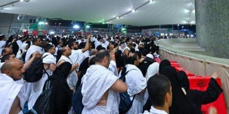 حجاج
      بيت
      الله
      الحرام
      يرمون
      جمرة
      العقبة
      الكبرى
      في
      مشعر
      منى - تكنو بلس