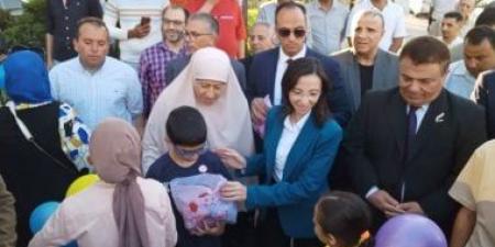 محافظ البحيرة توزع الهدايا على المواطنين بمناسبة عيد الأضحى.. فيديو