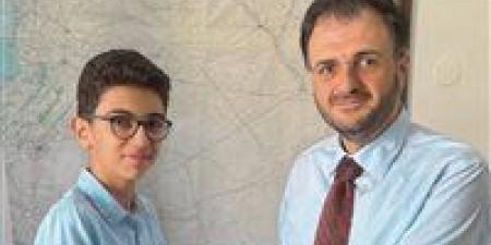 بادرة
      غير
      مسبوقة..
      وزير
      الاتصالات
      السوري
      يعين
      طفلاً
      متحدثاً
      باسم
      الوزارة - تكنو بلس