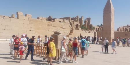 زحام
بالكورنيش
واحتفالات
بالأندية
والكافيهات
تلفت
الأنظار
بالأقصر - تكنو بلس
