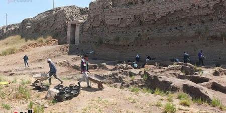 صور جديدة لموقع العمل والكشف عن أقدم مدينة فى الكرنك بالأقصر