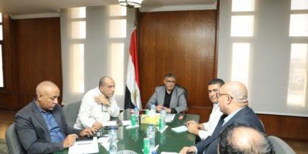 محافظ
      الجيزة
      يتابع
      أعمال
      تطوير
      البنية
      التحتية
      بالمنطقة
      الصناعية
      والاستثمارية - تكنو بلس