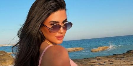 بملامح
جذابة..
ميرنا
نور
الدين
تستمتع
بالاجازة
من
أمام
البحر - تكنو بلس