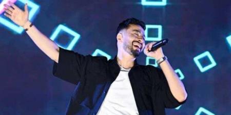 حمادة
      هلال
      يُشعل
      حماس
      جمهوره
      في
      القاهرة
      الجديدة
      بأغانيه
      «صور» - تكنو بلس