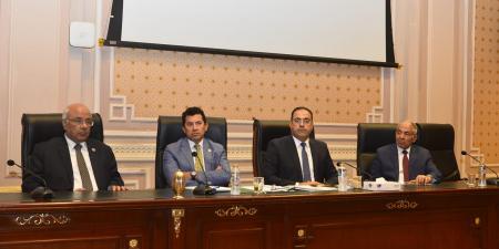 ٤٠٠
      ساعة
      عمل
      ..رئيس
      شباب
      النواب
      :عقدنا
      607
      اجتماع
      وناقشنا
      615
      طلب
      إحاطة..ونحرص
      علي
      تفعيل
      دورنا
      الرقابي
      والتشريعي - تكنو بلس