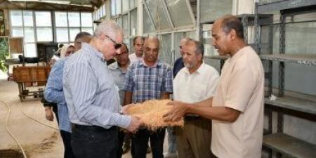 رئيس جامعة القناة يتفقد وحدة تدوير المخلفات