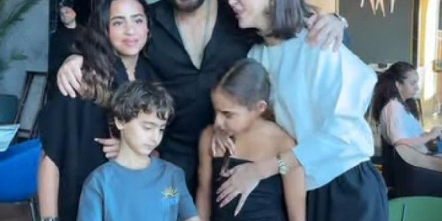 رغم
      تصريحاتها
      المسيئة
      له..
      بسمة
      بوسيل
      وتامر
      حسني
      يحتفلان
      سويًا
      بعيد
      ميلاد
      بناتهم - تكنو بلس