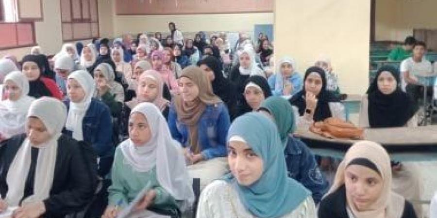 بدء المراجعات المجانية لطلاب الشهادة الإعدادية بإدارة يوسف الصديق بالفيوم