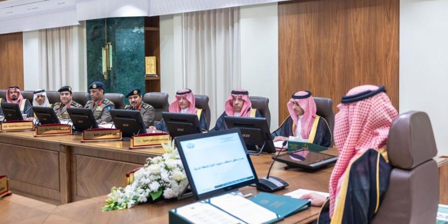 نيابةً عن أمير المنطقة الشرقية نائب الأمير يترأس اجتماع محافظي المحافظات - تكنو بلس