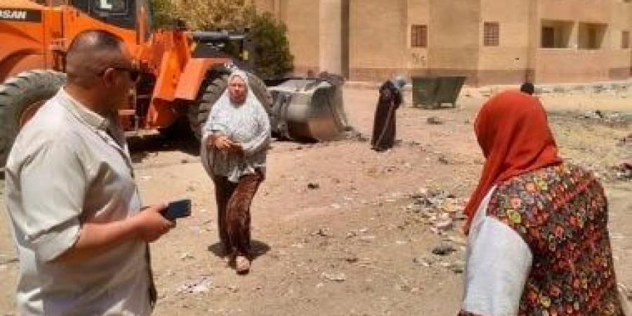 محافظ الإسماعيلية يتابع جهود وحدة المخلفات فى متابعة مستوى النظافة