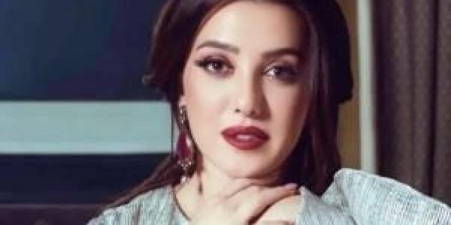 كندة
      علوش
      تكشف
      سر
      عشقها
      لأسوان
      ..
      وسبب
      غياب
      عمرو
      يوسف - تكنو بلس