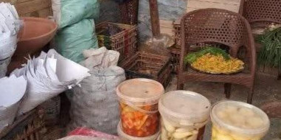 إعدام 2 طن أغذية فاسدة وتحرير 306 محاضر لمنشآت غذائية بالشرقية