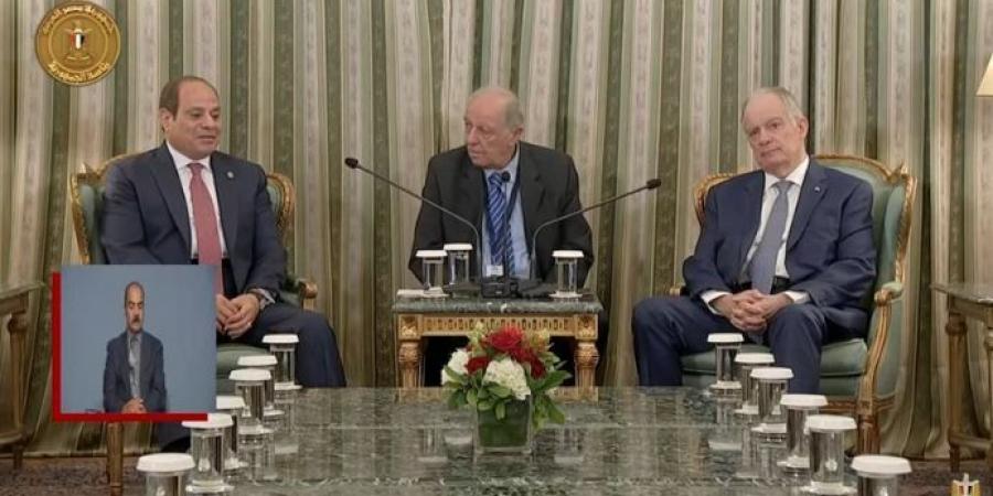 مصر..
      الموقع
      الرئاسي
      ينشر
      فيديو
      لقاء
      الرئيس
      السيسي
      ونظيره
      اليونانى
      بأثينا - تكنو بلس