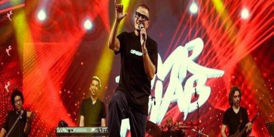 عمرو
دياب
يشعل
أجواء
القرية
العالمية
بحضور
جماهيري  - تكنو بلس