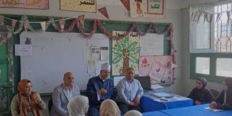 مدير تعليم الأزهر يتفقد لجان امتحانات النقل الابتدائى والإعدادى بسوهاج