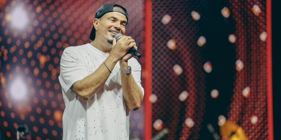 عمرو
دياب
يشعل
"الارينا"
في
أعلى
حضور
جماهيري
بالكويت - تكنو بلس