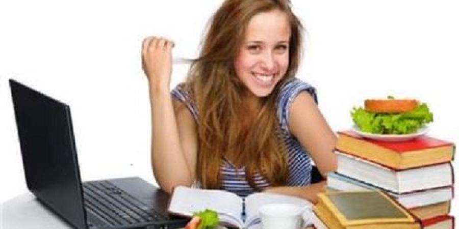 أطعمة
ومشروبات
مغذية
تعزز
طاقة
طلاب
استعدادًا
للامتحانات - تكنو بلس